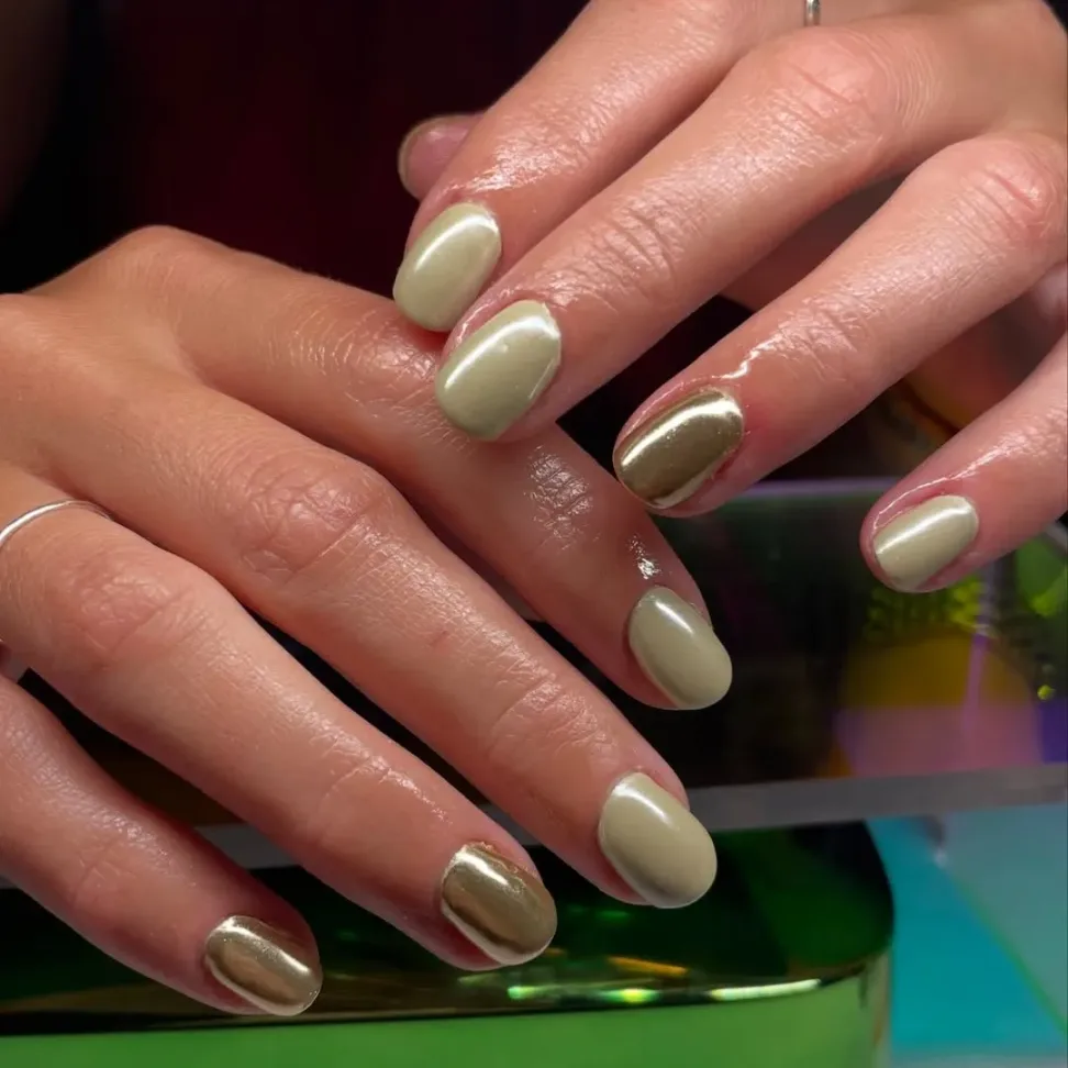Gold Chrome Accent Nails