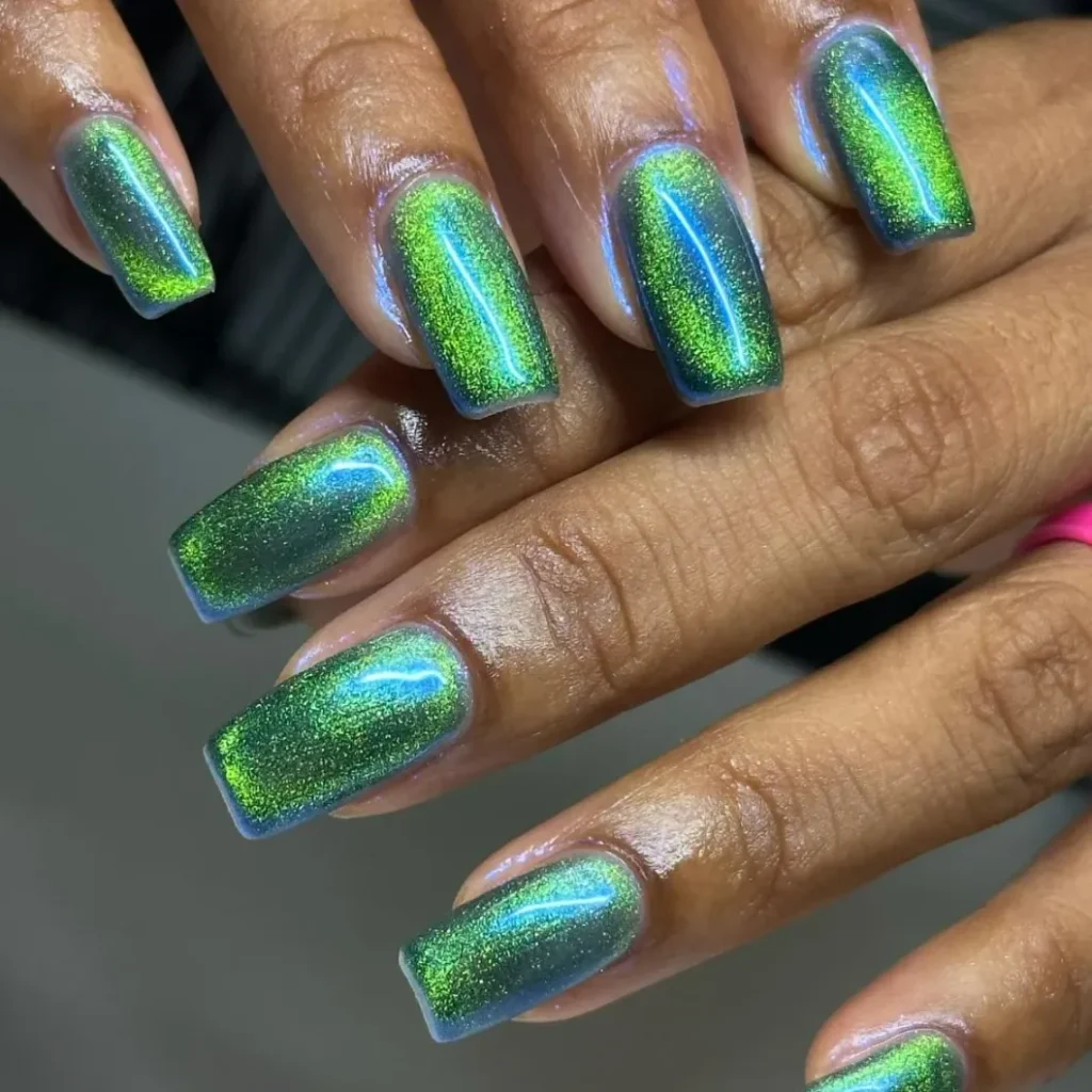Holographic Green Cat-Eye Chrome