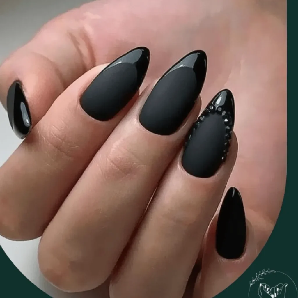 Outlined Almond Nails