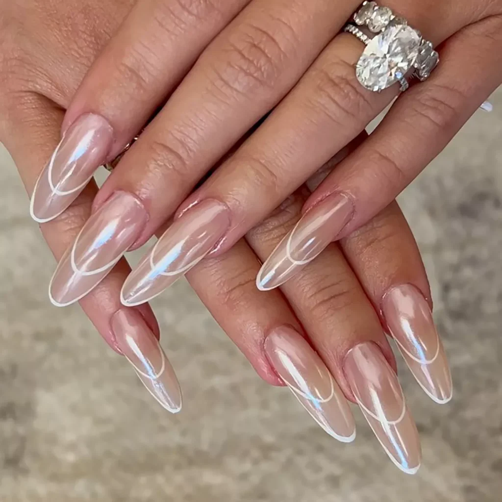 Pearl chrome double-outline tips
