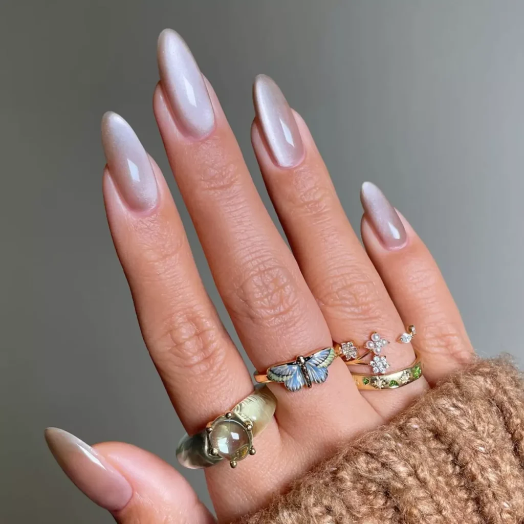 Smoky lilac-grey chrome